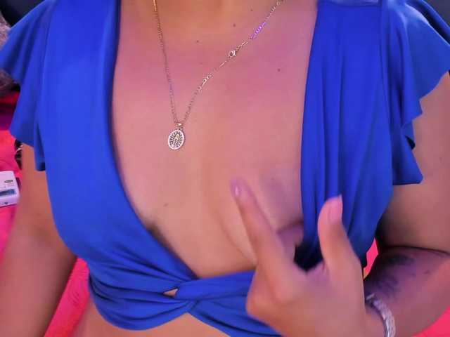 AbbyCarteer live cam on BongaCams