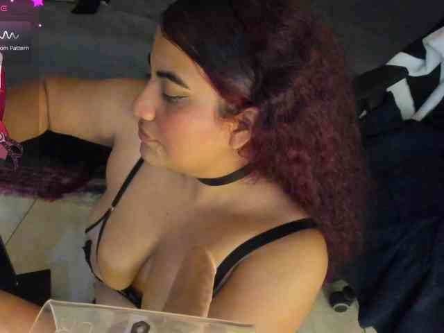 SaraBdsm webcam