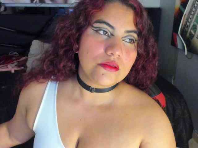 SaraBdsm webcam