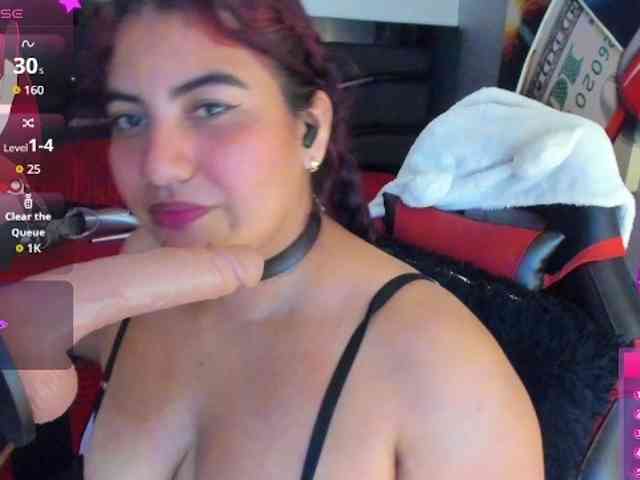 Model: SaraBdsm
