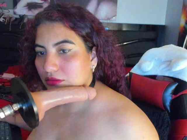 SaraBdsm webcam