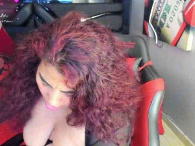 SaraBdsm webcam