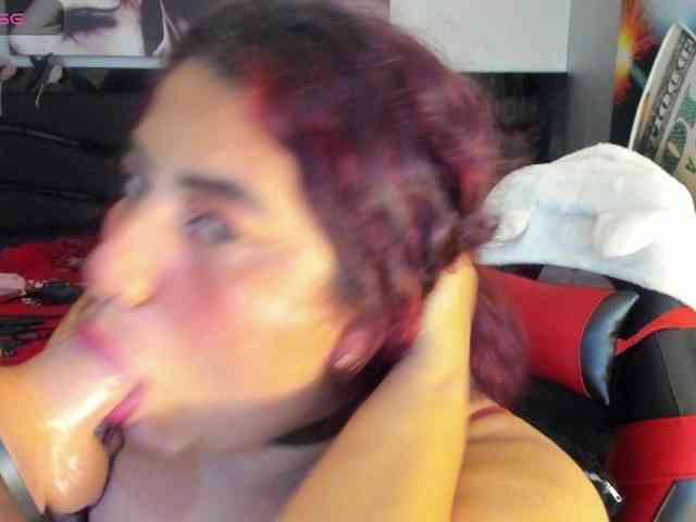 SaraBdsm webcam