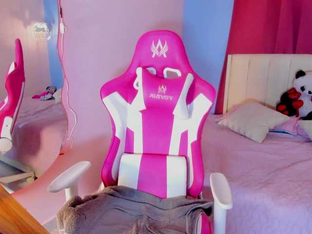 Alizzon-blake live cam on BongaCams