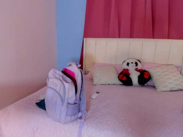 Alizzon-blake live cam on BongaCams