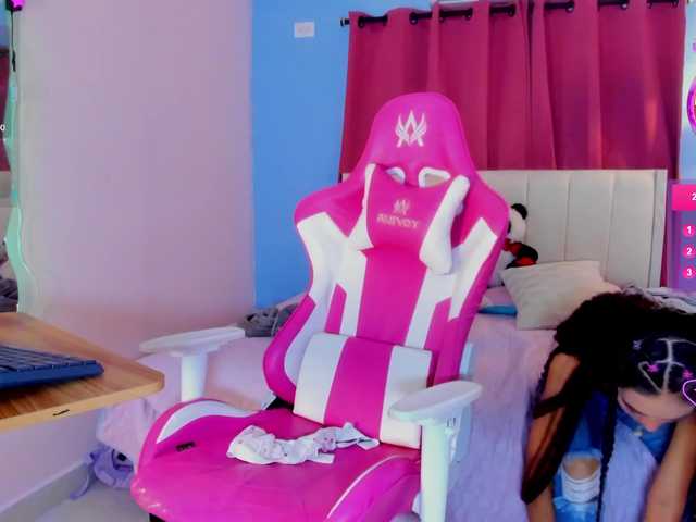 Alizzon-blake live cam on BongaCams