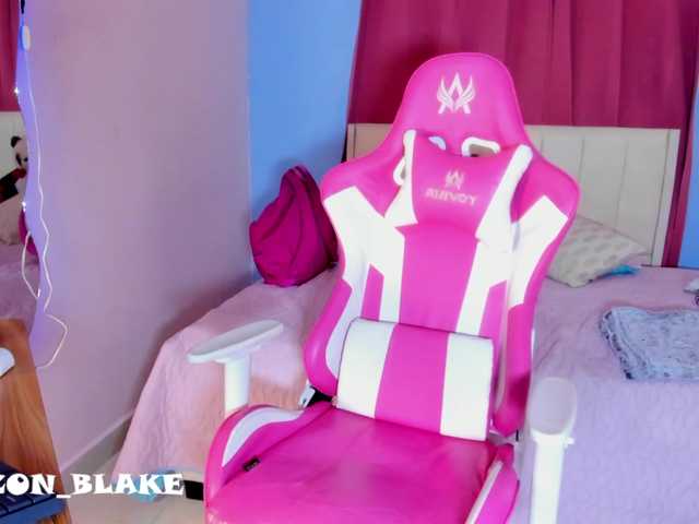 Alizzon-blake live cam on BongaCams