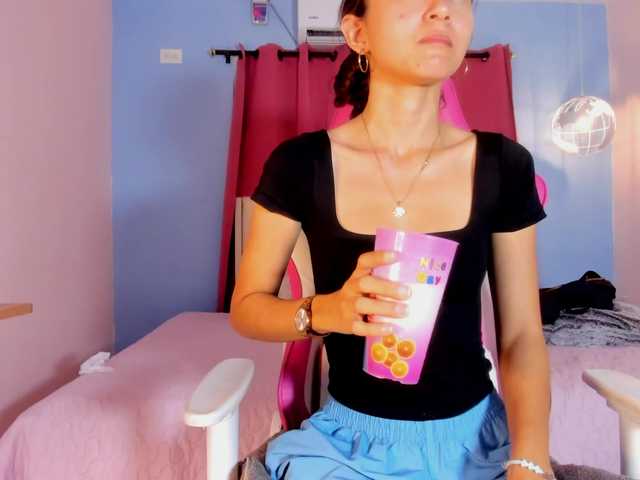 Alizzon-blake live cam on BongaCams