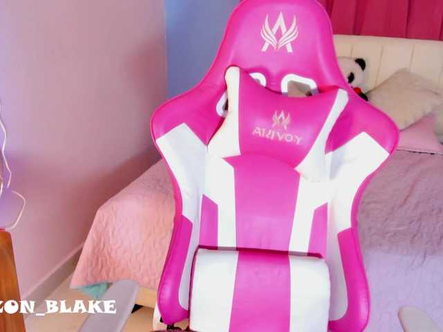 Alizzon-blake live cam on BongaCams