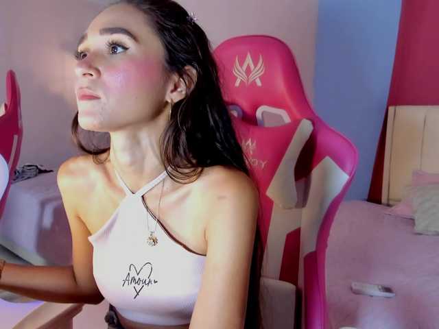 Alizzon-blake live cam on BongaCams