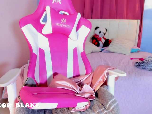 Alizzon-blake live cam on BongaCams
