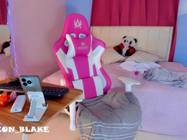 Alizzon-blake live cam on BongaCams