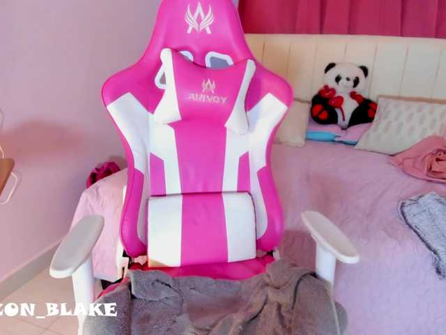 Alizzon-blake live cam on BongaCams