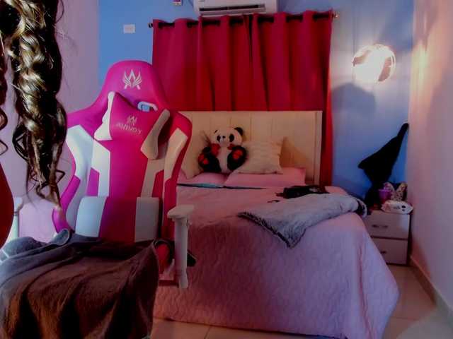 Alizzon-blake live cam on BongaCams