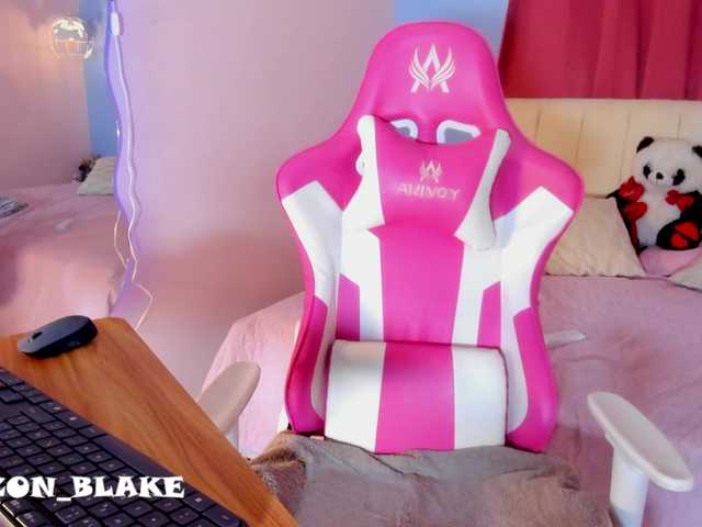 Alizzon-blake live cam on BongaCams