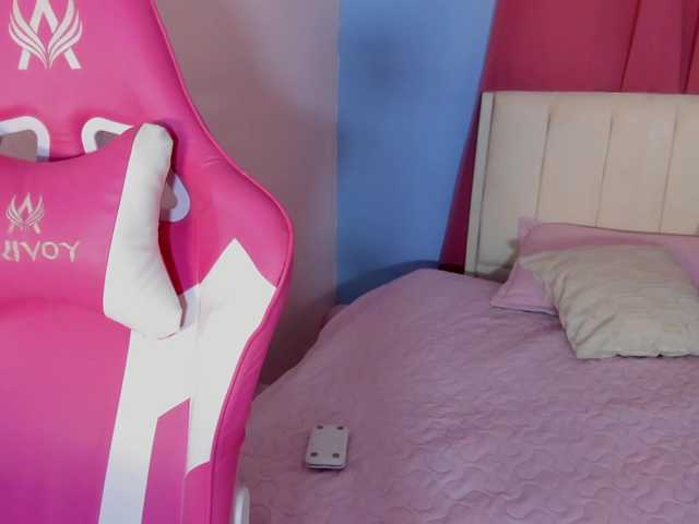 Alizzon-blake live cam on BongaCams