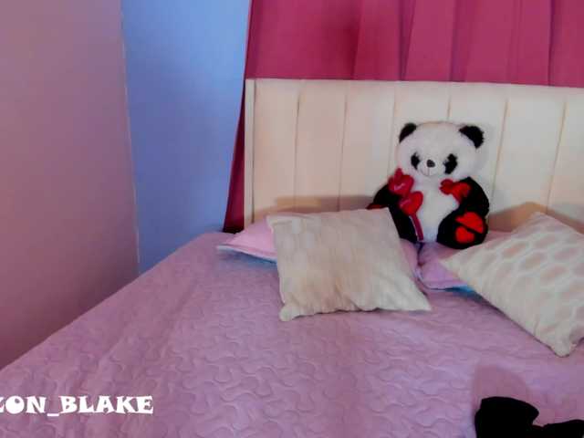 Alizzon-blake live cam on BongaCams