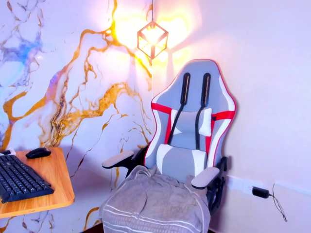 Alizzon-blake live cam on BongaCams