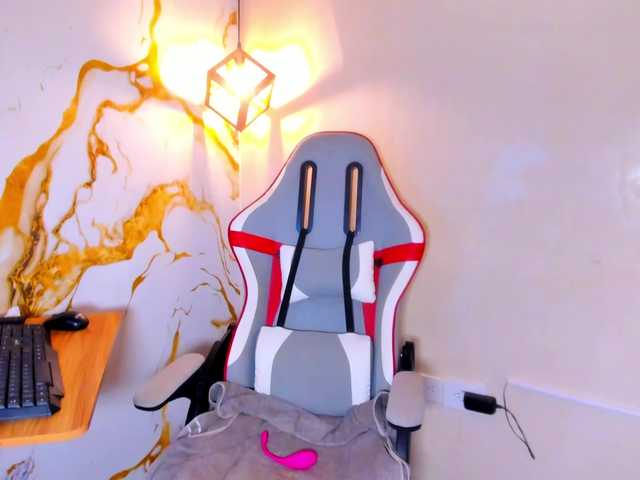 Alizzon-blake live cam on BongaCams
