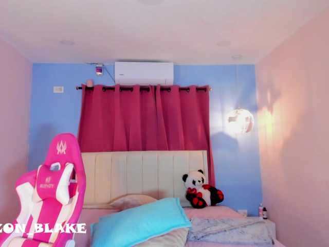 Alizzon-blake live cam on BongaCams