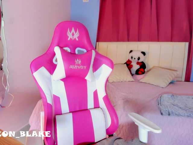 Alizzon-blake live cam on BongaCams