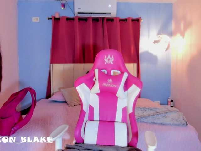 Alizzon-blake live cam on BongaCams