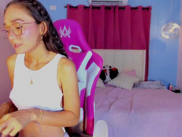 Alizzon-blake live cam on BongaCams