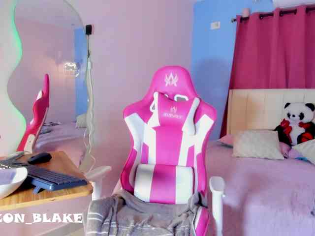 Alizzon-blake live female cam on bongacams