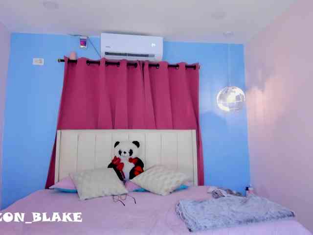 Alizzon-blake live female cam on bongacams