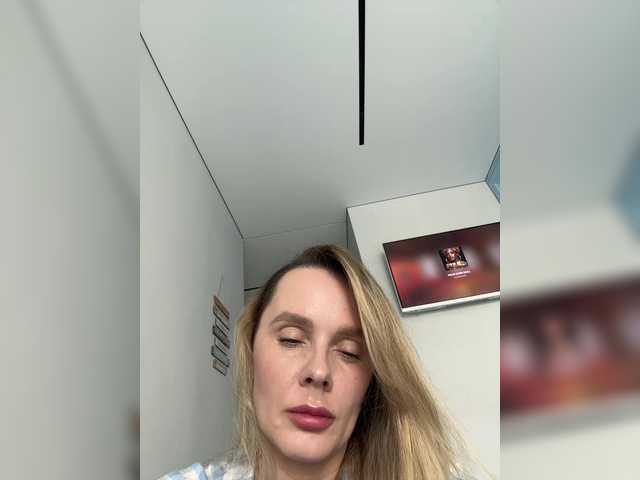 Liza85009 live cam on BongaCams
