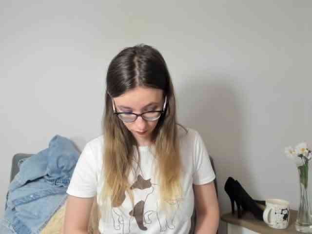 AnnaWonderful webcam