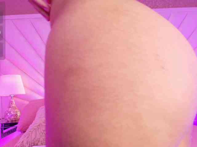 JadeHarlow webcam