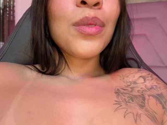 JadeHarlow webcam