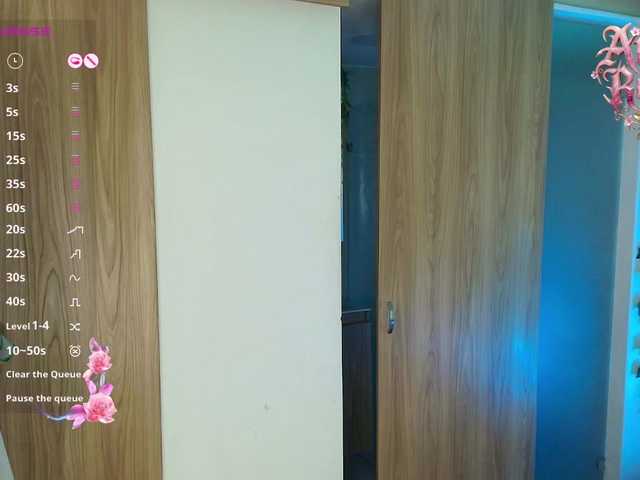 andraarosse live cam on BongaCams