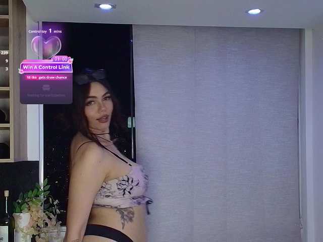 andraarosse live cam on BongaCams