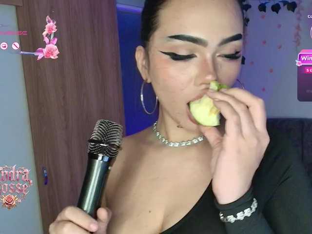 andraarosse live cam on BongaCams