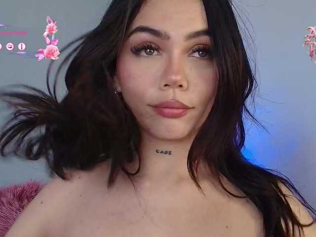 andraarosse live cam on BongaCams