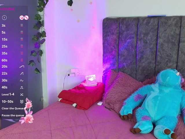 andraarosse live cam on BongaCams