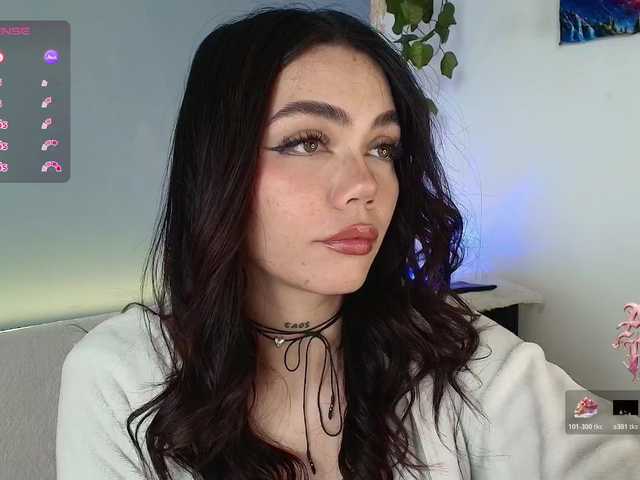 andraarosse live cam on BongaCams
