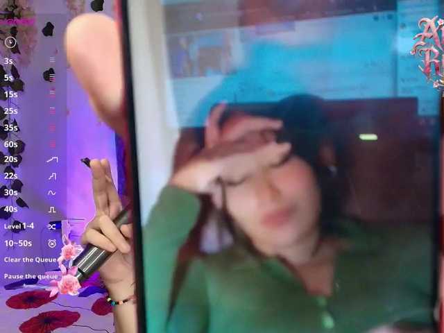 andraarosse live cam on BongaCams