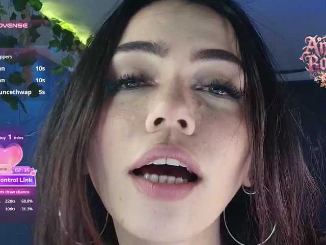 andraarosse live cam on BongaCams