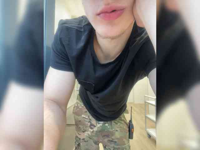 Soldat-7 Sex Cam Show