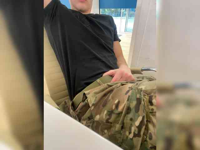 Soldat-7 Sex Cam Show