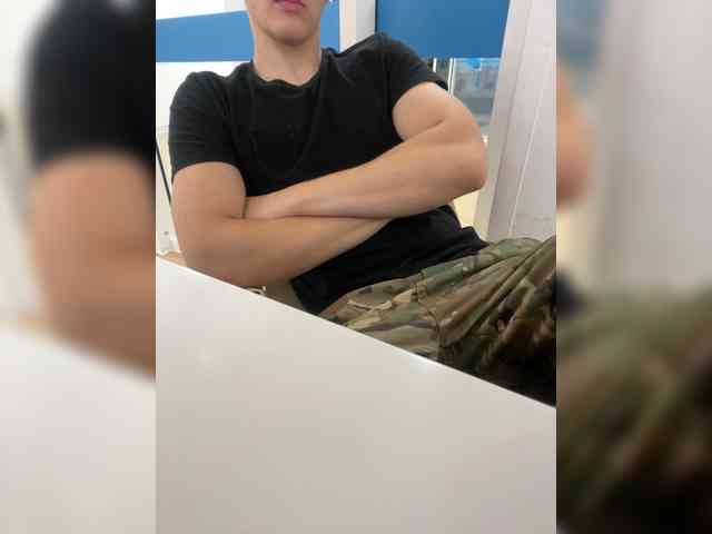 Soldat-7 Sex Cam Show