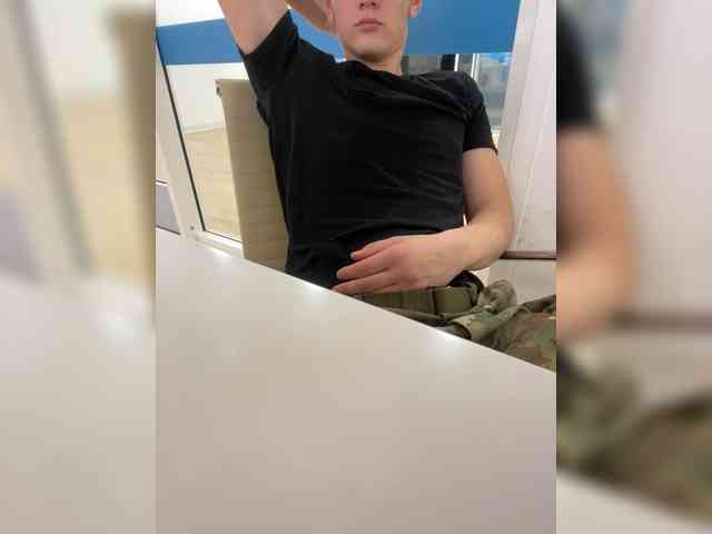 Soldat-7 Sex Cam Show