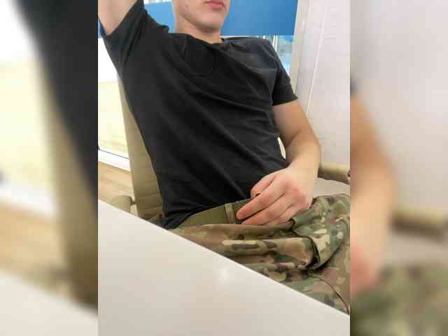 Soldat-7 Sex Cam Show