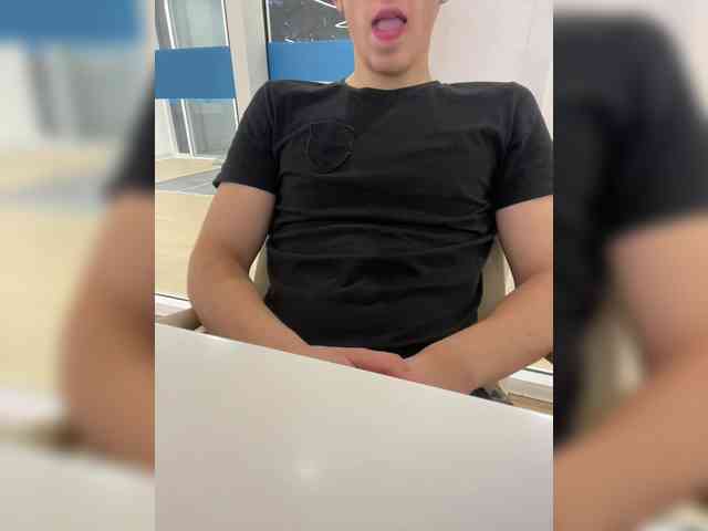 Soldat-7 Sex Cam Show