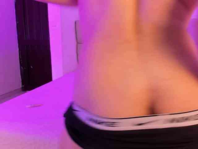 Alex-Foxx2