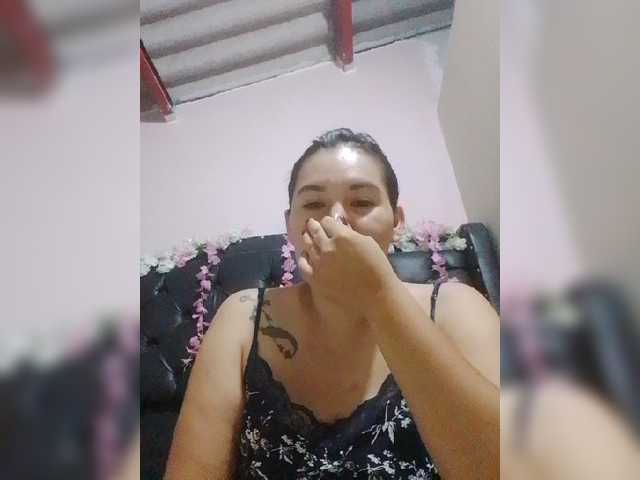 Kate014 live cam on BongaCams