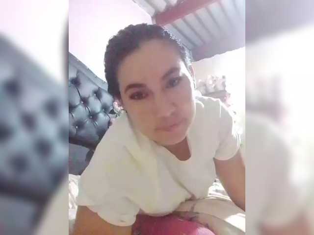 Kate014 live cam on BongaCams